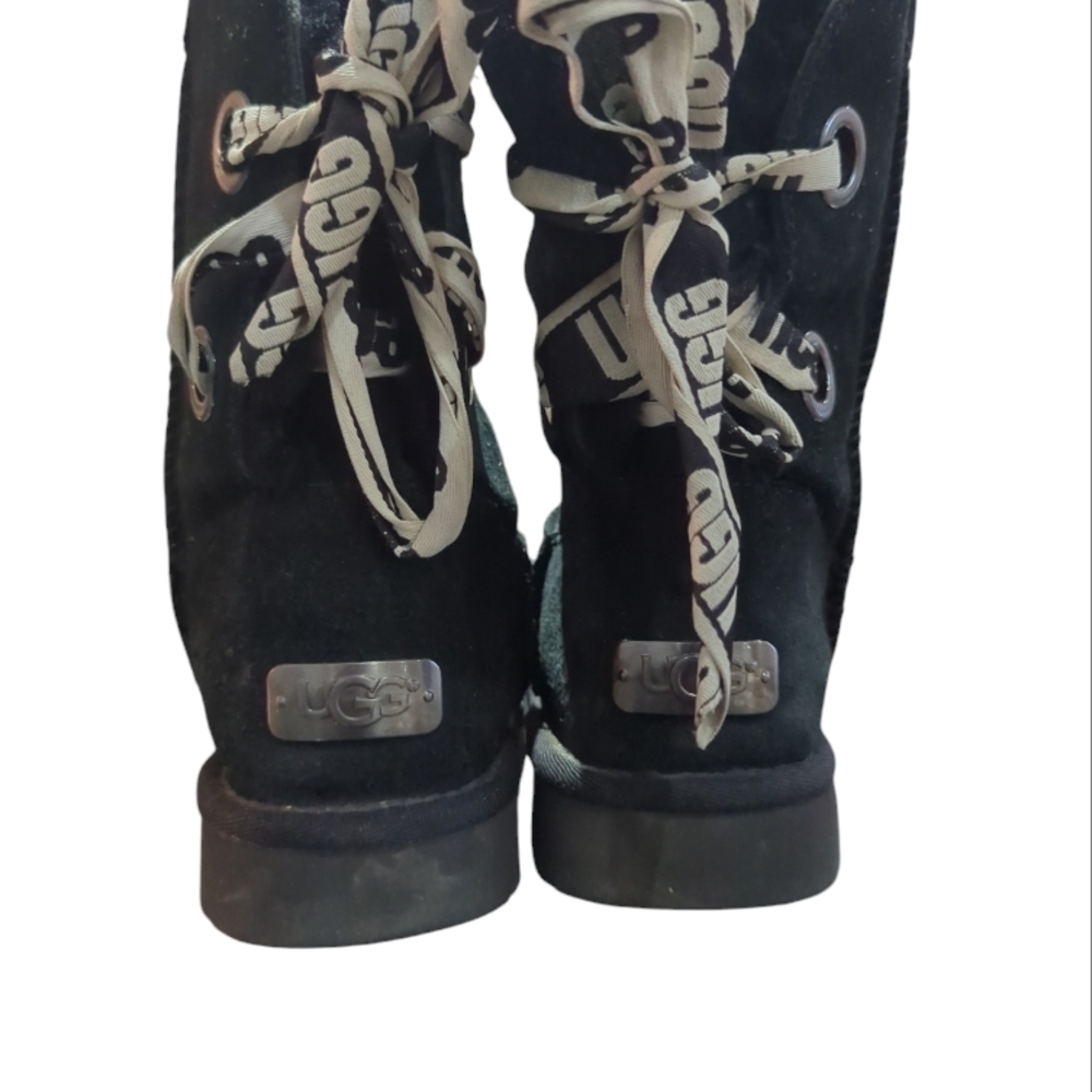Reg $200 UGG Black Bailey bow diagonal boots size 6 - Picture 2 of 9